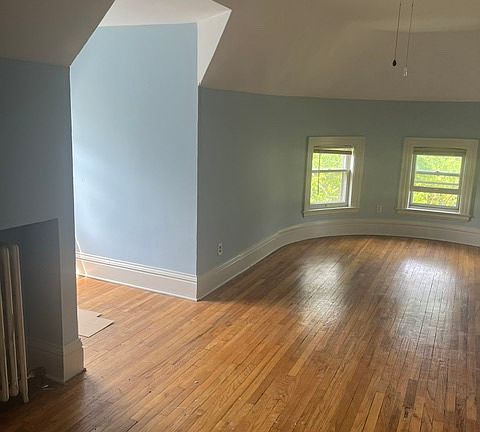 4th image of 216 Madison Ave SE #2S