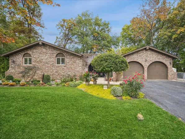 29W214 Lee Rd, West Chicago, IL 60185