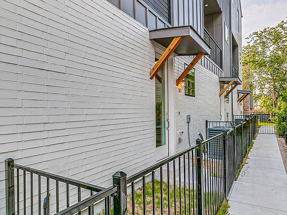 3rd image of 6028 Lewis St #202