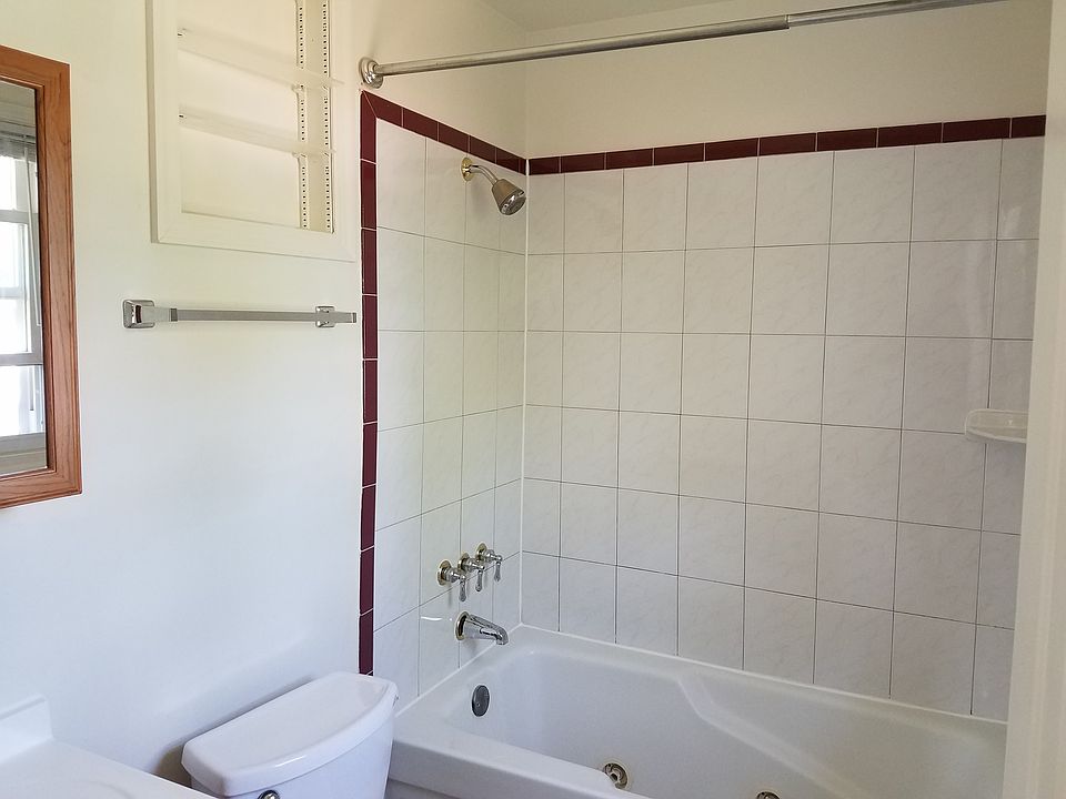 Master BA with jetted tub