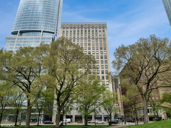 910 S Michigan Ave APT 710, Chicago, IL 60605