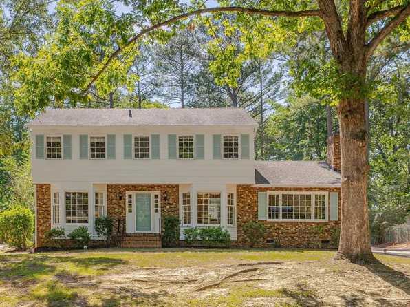 410 Colony Woods Dr, Chapel Hill, NC 27517