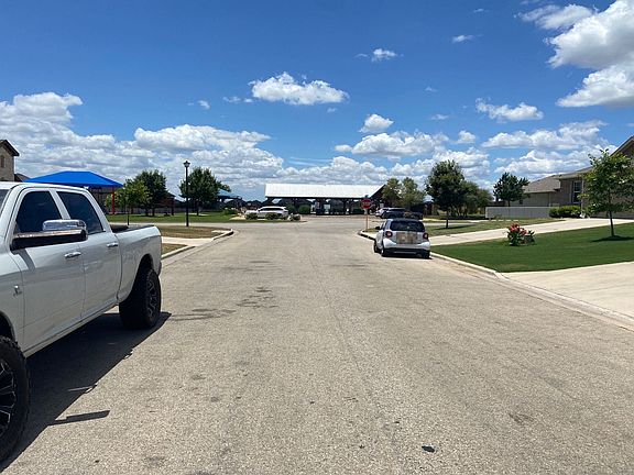 5th image of 1210 Cozy Creek Dr