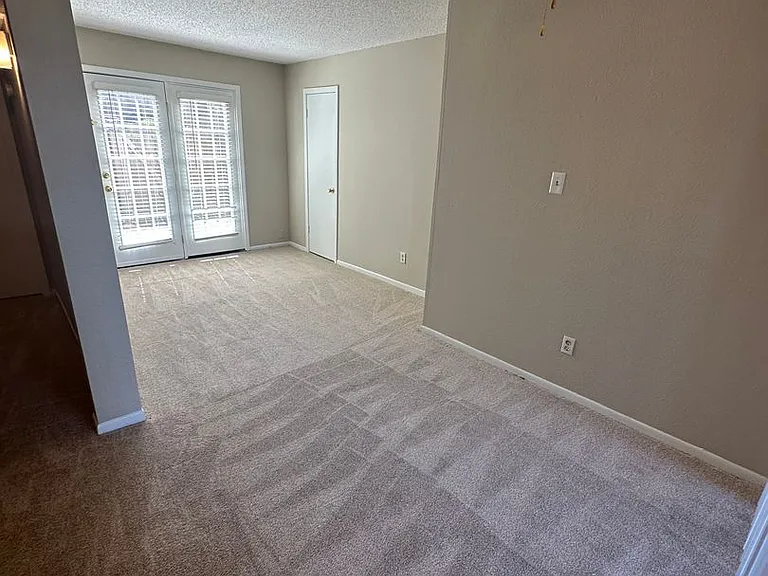 6687-3 Whispering Oak Pl — Photo 3