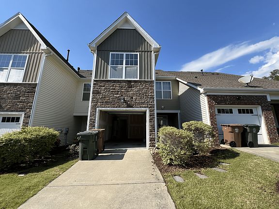 home_exterior_garage