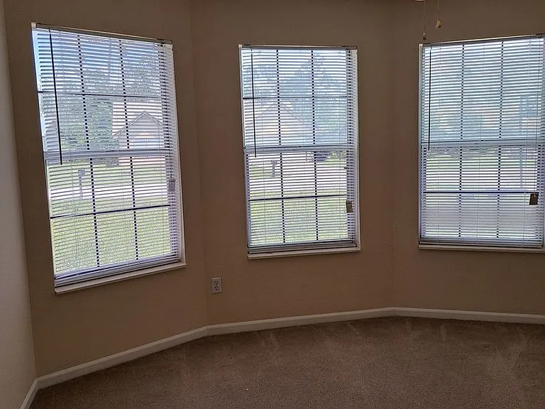 7727 Betty Louise Dr — Photo 25