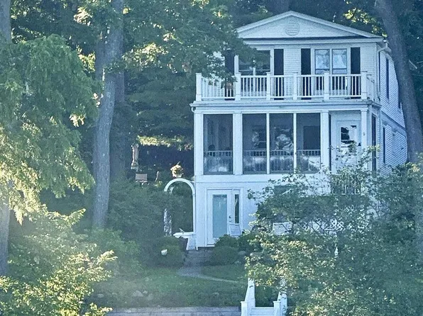 453 Outing STREET, Williams Bay, WI 53191