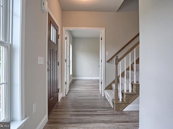 2nd image of 3 Rolling Meadow Rd