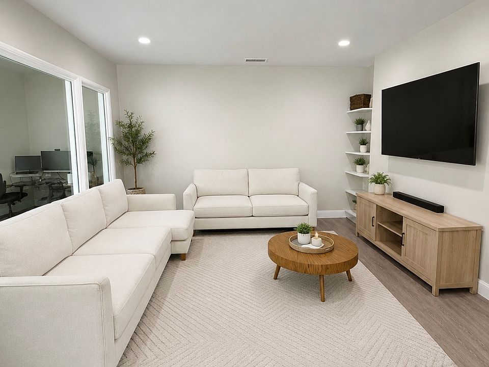 1st image of 2060 Heather Dr