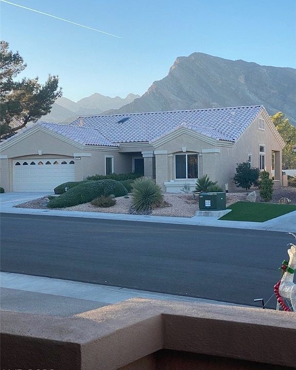 1st image of 2833 Vista Butte Dr