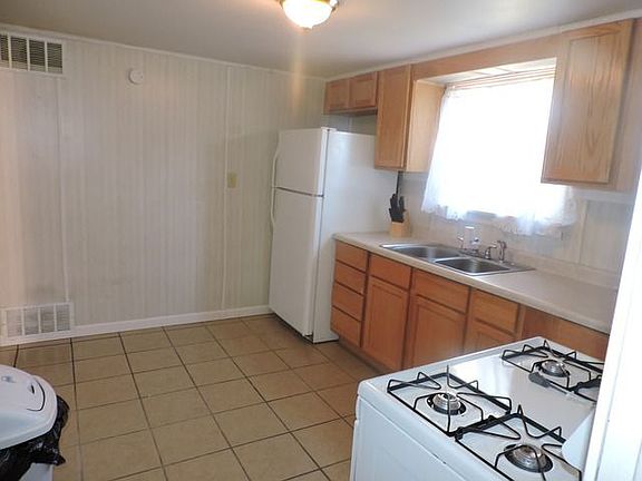 2nd image of 306 Belle Aire Ave