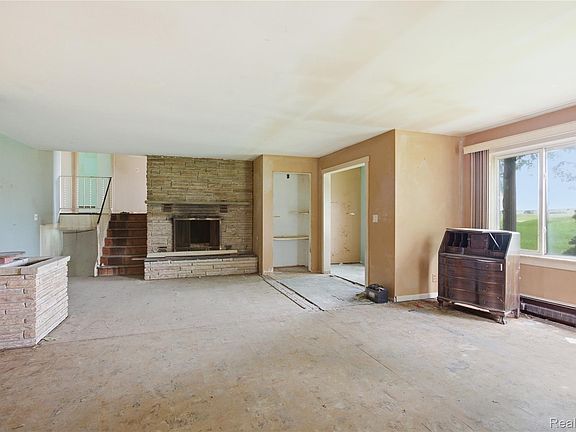 4th image of 48441 N Territorial Rd