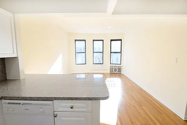 Rented by Peter Ashe | media 7