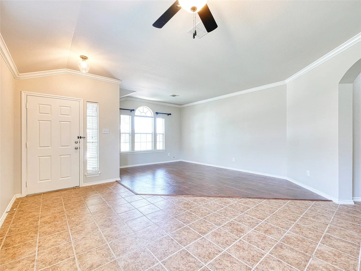 3 bed, 2.0 bath, 2178 sqft, $2,395 — Photo 4
