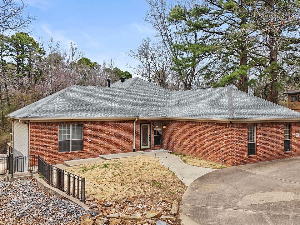 1st image of 303 W Woodruff Ave