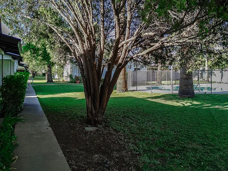 914 W Glendale Ave #7 — Photo 33
