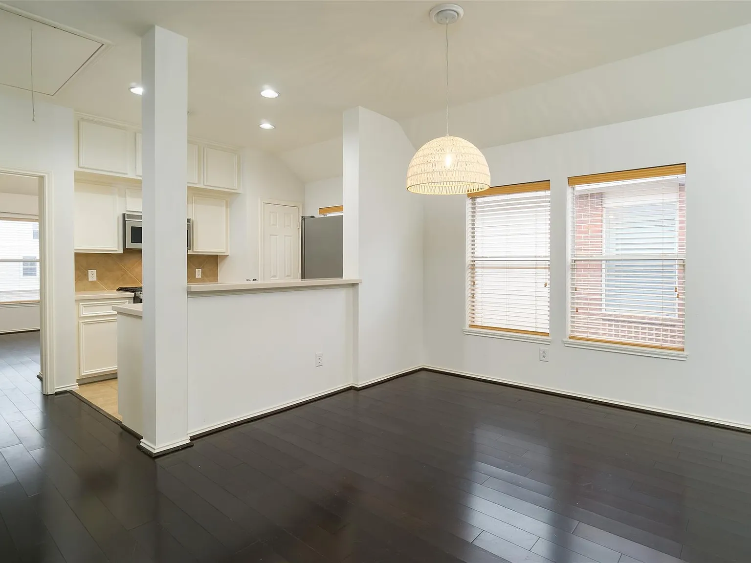 2 bed, 2.0 bath, 1216 sqft, $2,150 — Photo 3