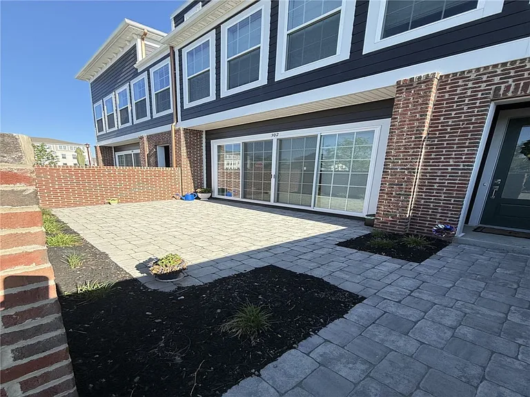 302 Highbridge Ln — Photo 27