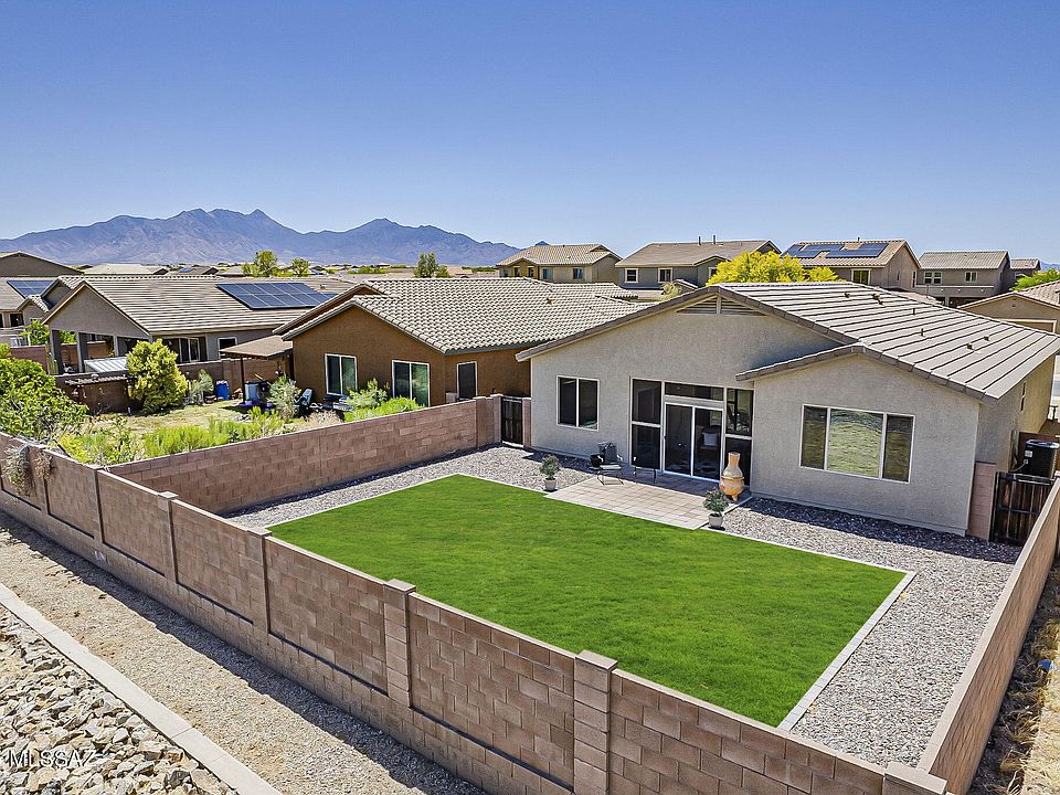 1st image of 1033 E Madera Grove Ln