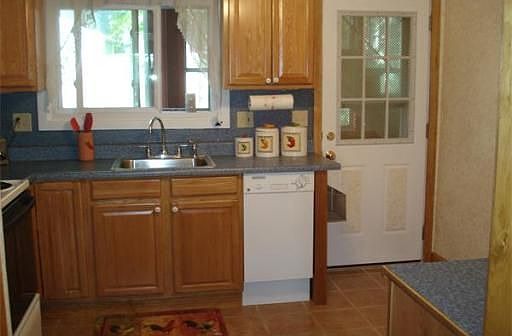 3rd image of 146 West St APT 3A