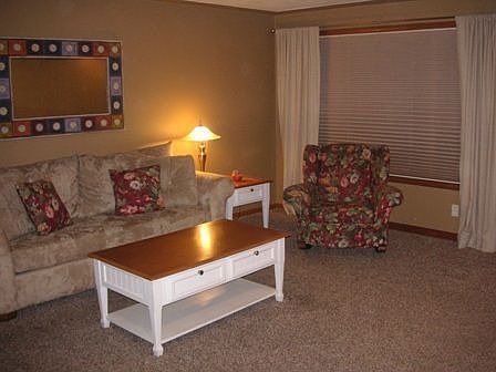 Living Room w/fireplace