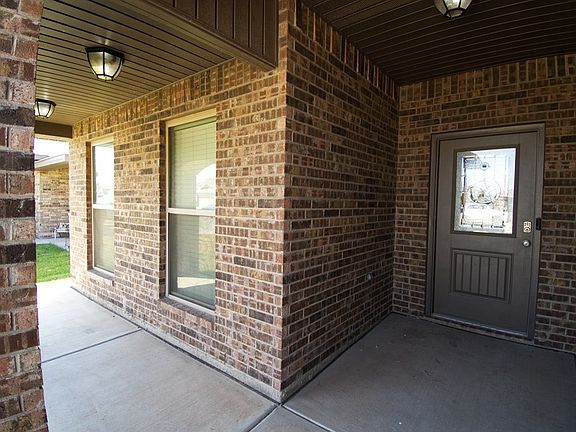 2nd image of 1016 E 92nd St