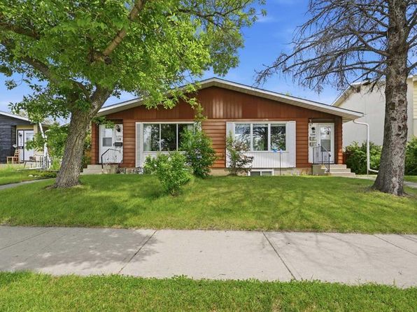 6208 W 37th St SW, Calgary, AB T3E 5M8