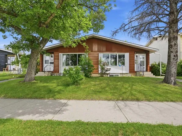 6208 W 37th St SW, Calgary, AB T3E 5M8