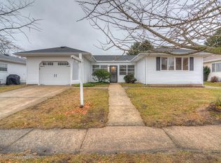 206 Bonaire Dr, Toms River, NJ 08757