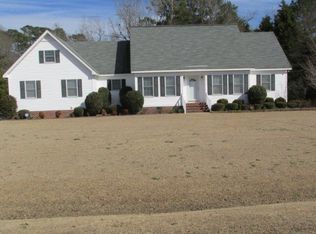 1141 Cedar Hill Dr, Williamston, NC 27892