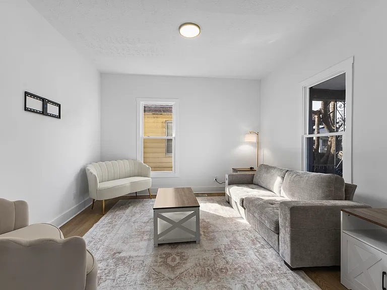 113 S Traub Ave — Photo 2
