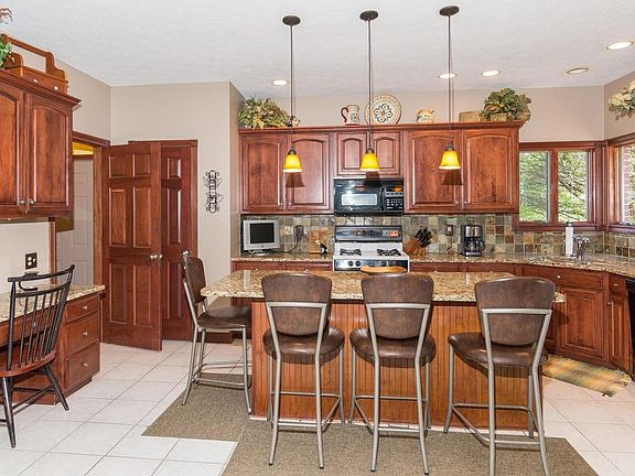 5th image of 13045 New Britton Dr