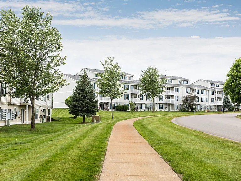York Creek Apartments — Photo 40
