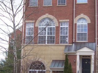 1990 Crescent Park Dr, Reston, VA 20190