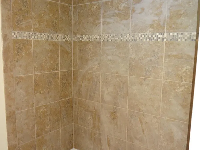 309 Rosewood Dr — Photo 2