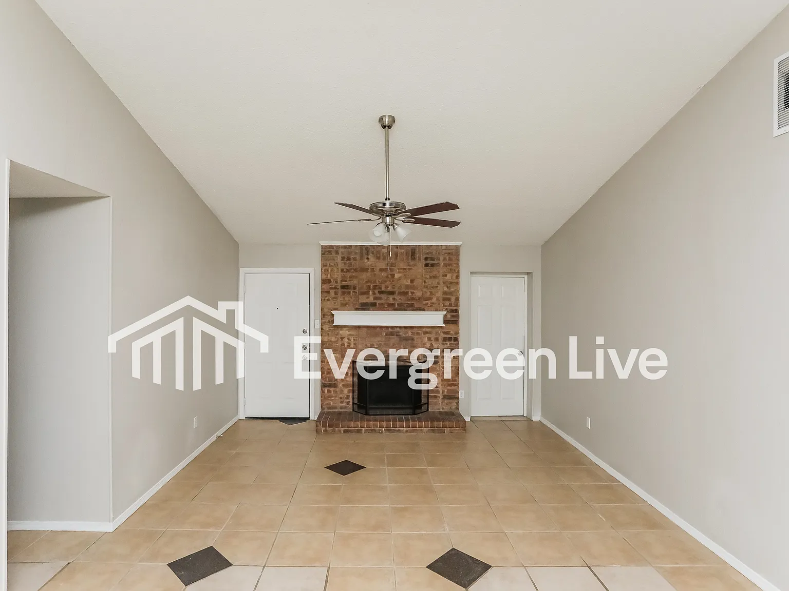 3 bed, 2.0 bath, 1128 sqft, $1,695 — Photo 4