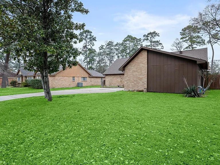 706 Shenandoah Dr — Photo 3