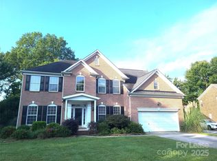 604 Queenswater Ln, Waxhaw, NC 28173
