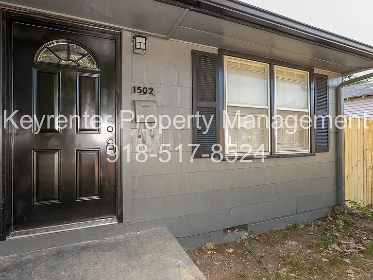 1502 N Columbia Ave — Photo 5