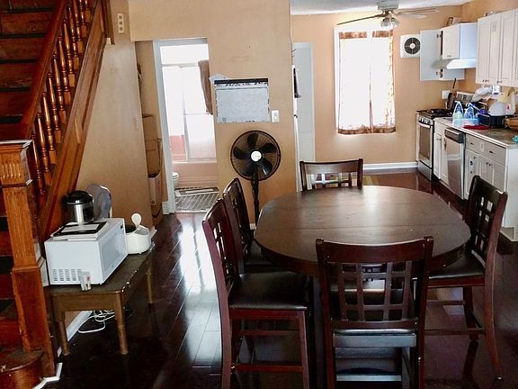 3rd image of 3275 46th St APT 2