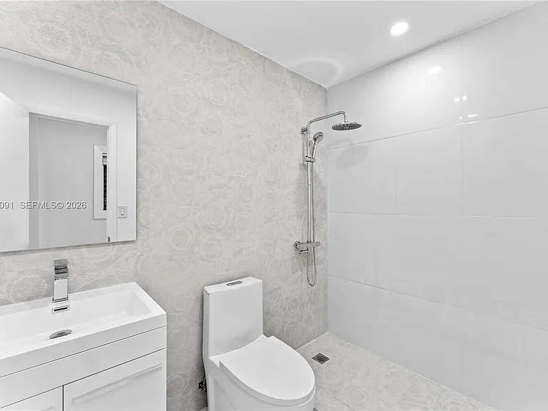 842 Meridian Ave #2D — Photo 7