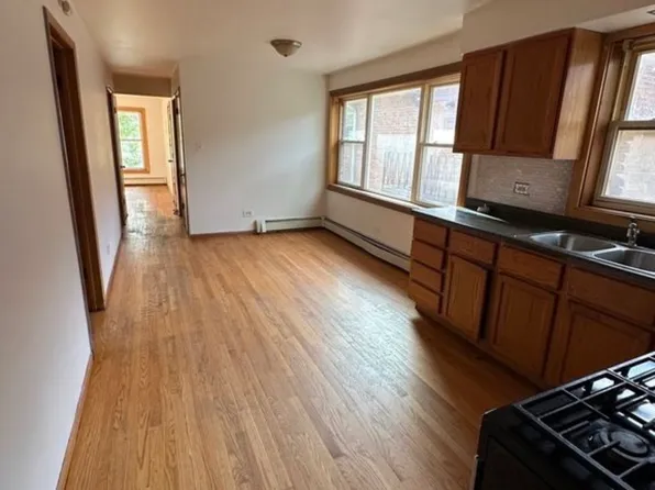 (undisclosed Address), Riverdale, IL 60827