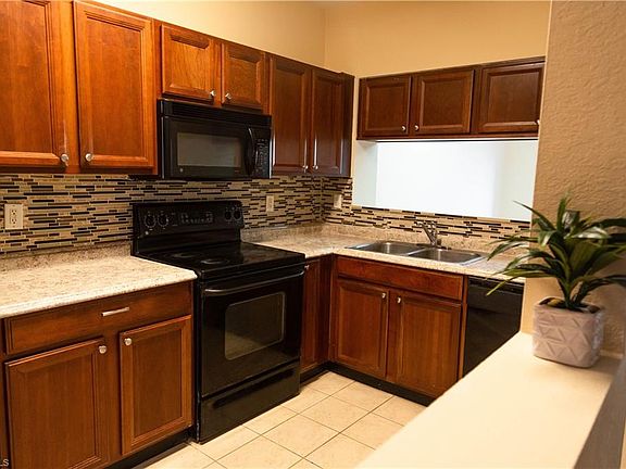 4th image of 10062 Poppy Hill Dr