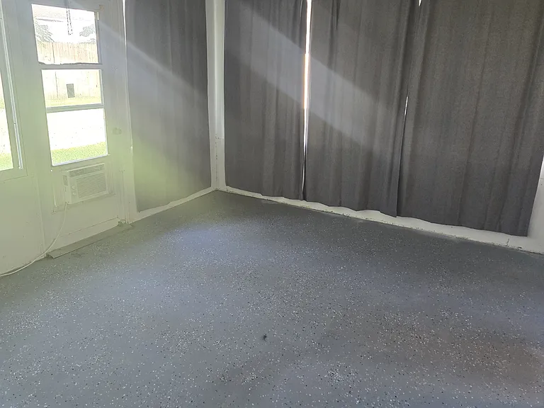 1220 Franklin Dr — Photo 15