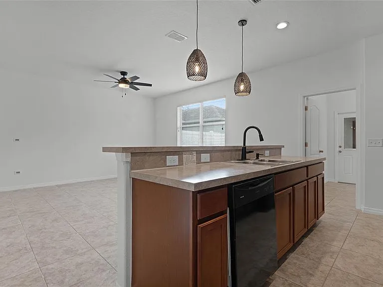 5440 New Independence Pkwy — Photo 6