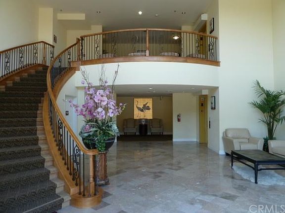 5th image of 13798 Roswell Ave Unit C298
