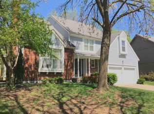 8522 Hallet St, Lenexa, KS 66215