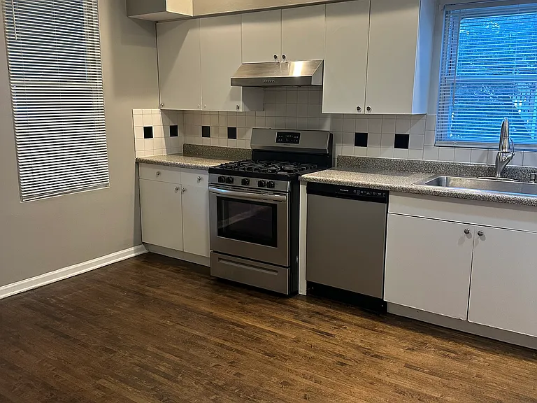 5638 W Higgins Ave #1 — Photo 16