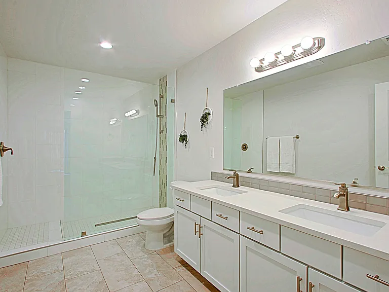 Luxana Apartments — Photo 77