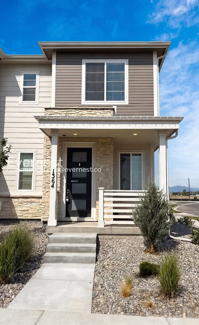 3 bed, 2.5 bath, 1546 sqft, $3,000 — Photo 1